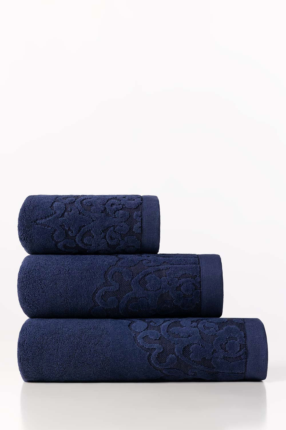 Insignia Jacquard Dyed Towel