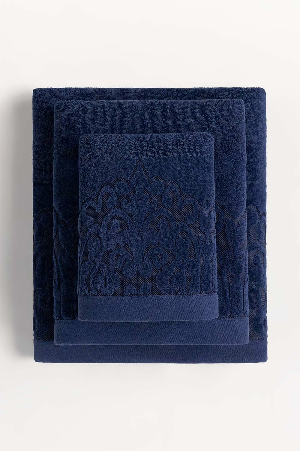 Insignia Jacquard Dyed Towel