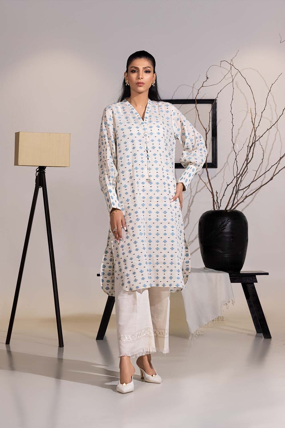 Jacquard Embellished Shirt IPS-44143