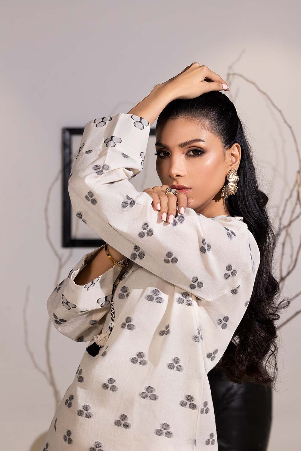 Jacquard Embellished Shirt IPS-44144