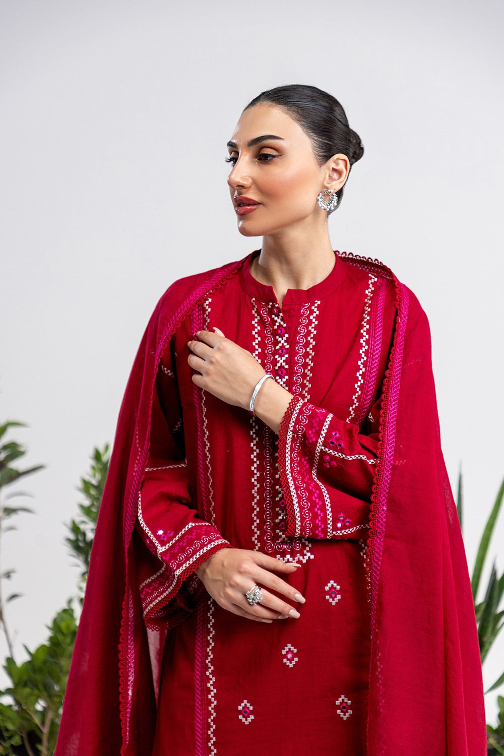 3 Piece Embroidered Cross Slub Suit IPSTD-44122