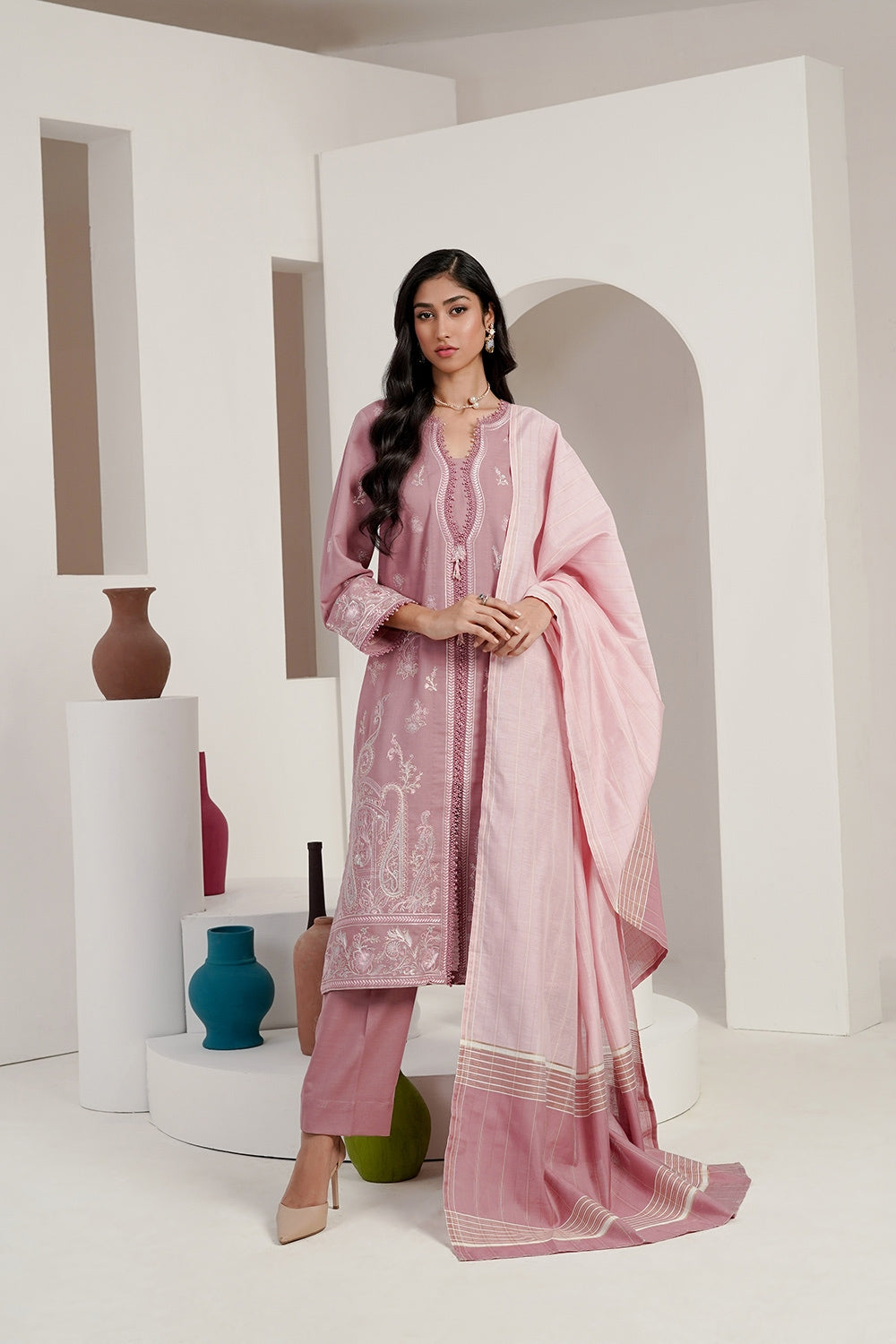 3PC Khaddar Embroidered Suit IPSTD-44243