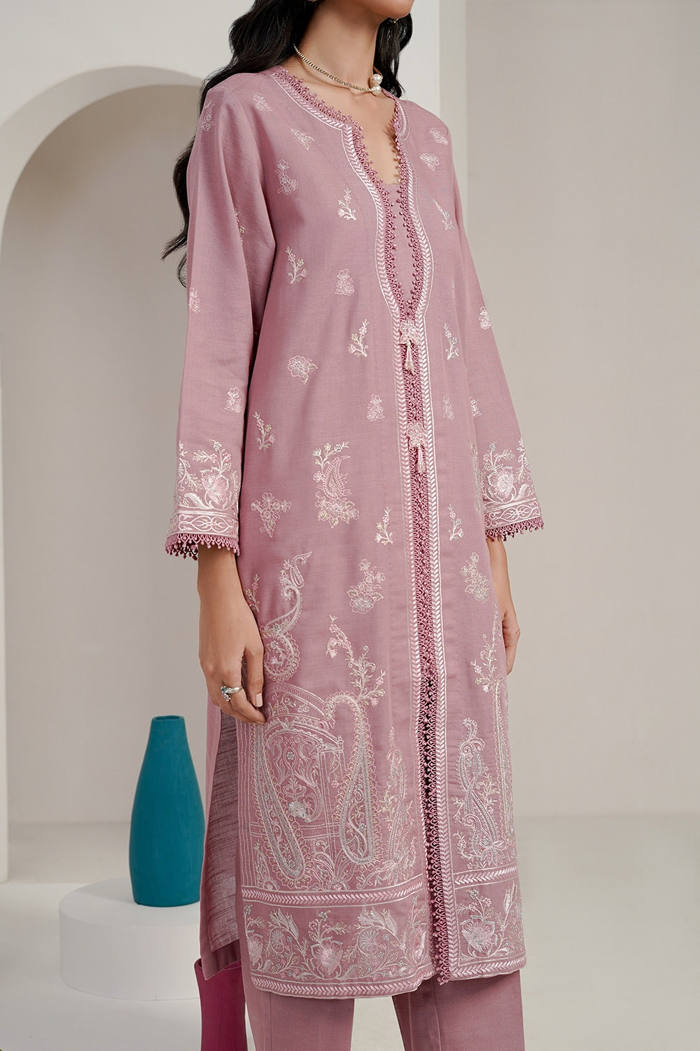 3PC Khaddar Embroidered Suit IPSTD-44243