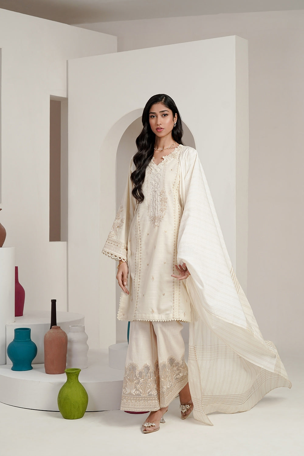 3PC Khaddar Embroidered Suit IPSTD-44244