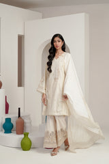 3PC Khaddar Embroidered Suit IPSTD-44244