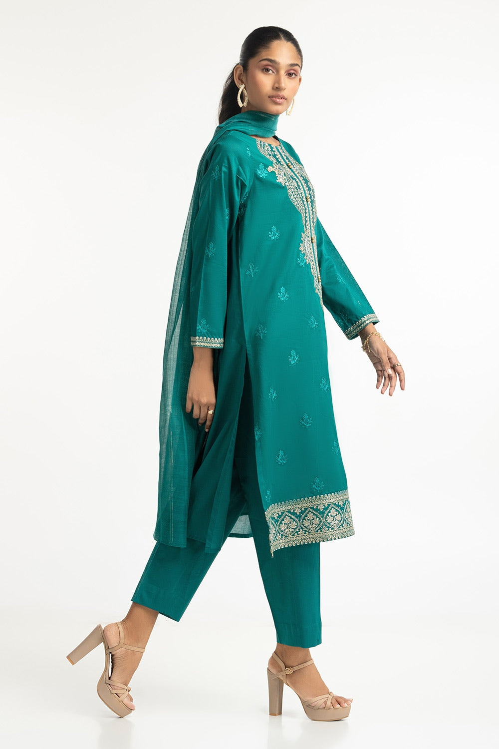 3 Piece Lawn Embroidered Suit IUSTKSD-230