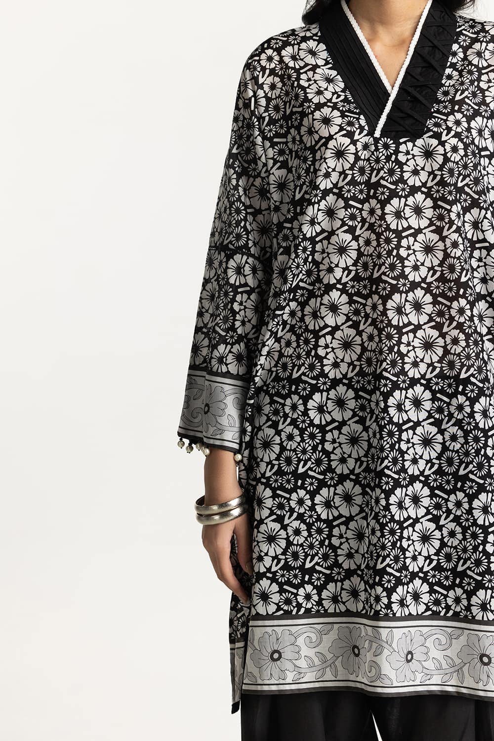 3 Piece Lawn Printed Suit IUSTKSD-251