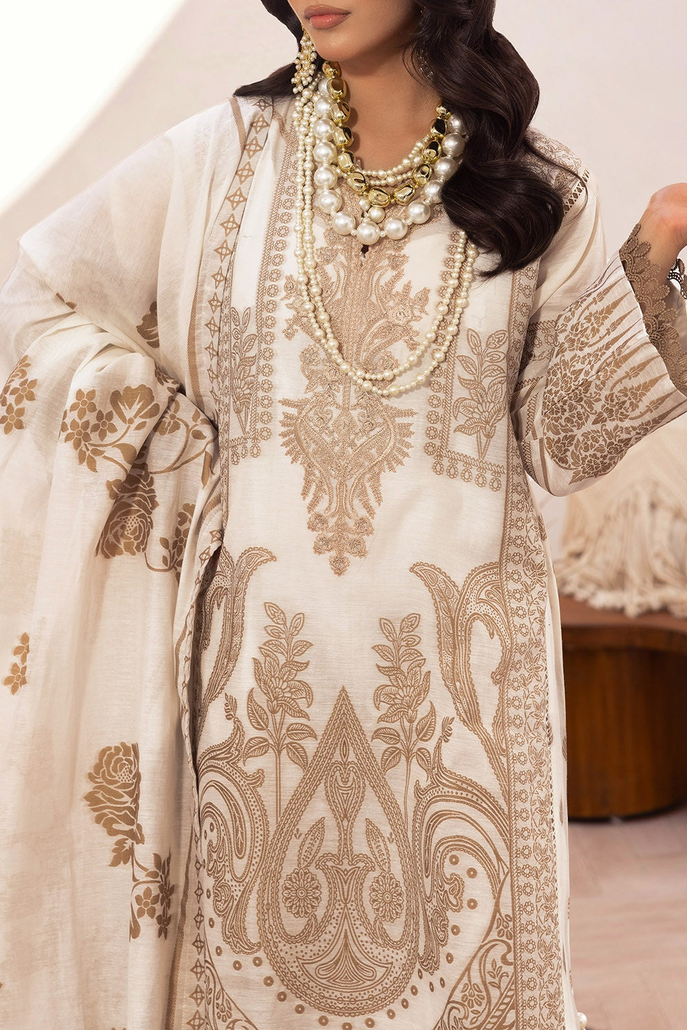 3 Piece Unstitched Embroidered Jacquard Suit with Jacquard Dupatta