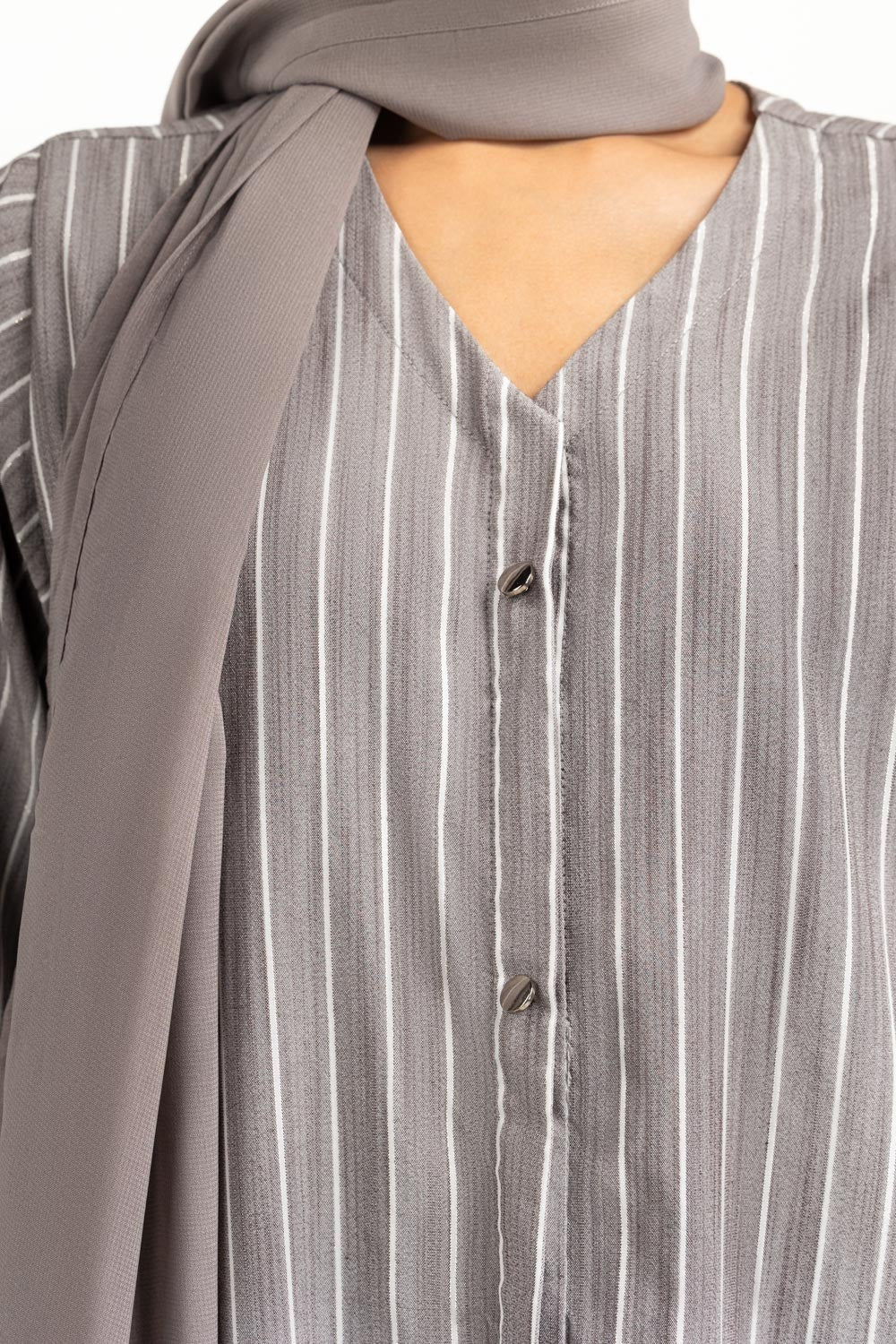 Yarn Dyed Abaya With Scarf