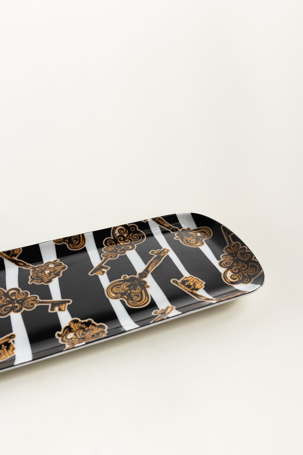 Keys Cake Dish