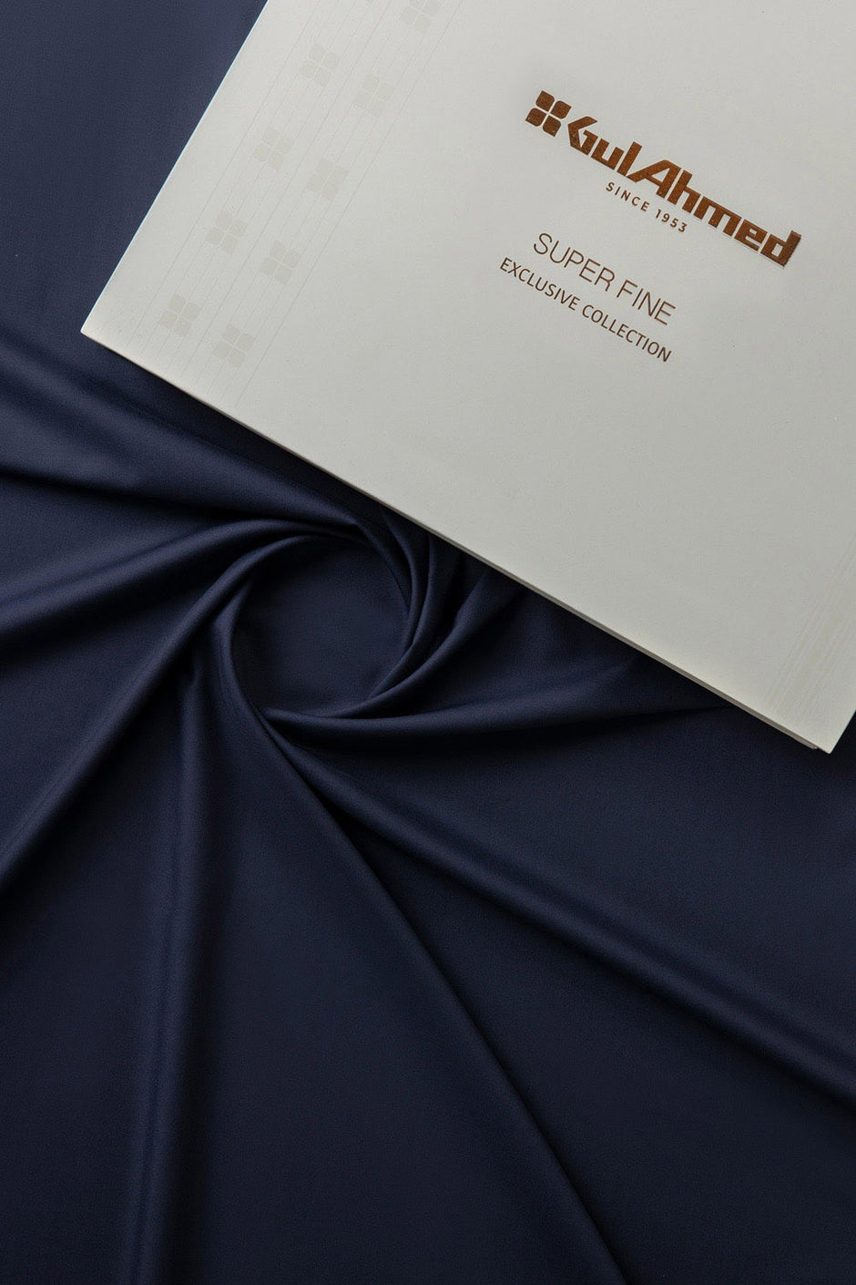 Kinetic Unstitched Fabric Blended with Gift Box