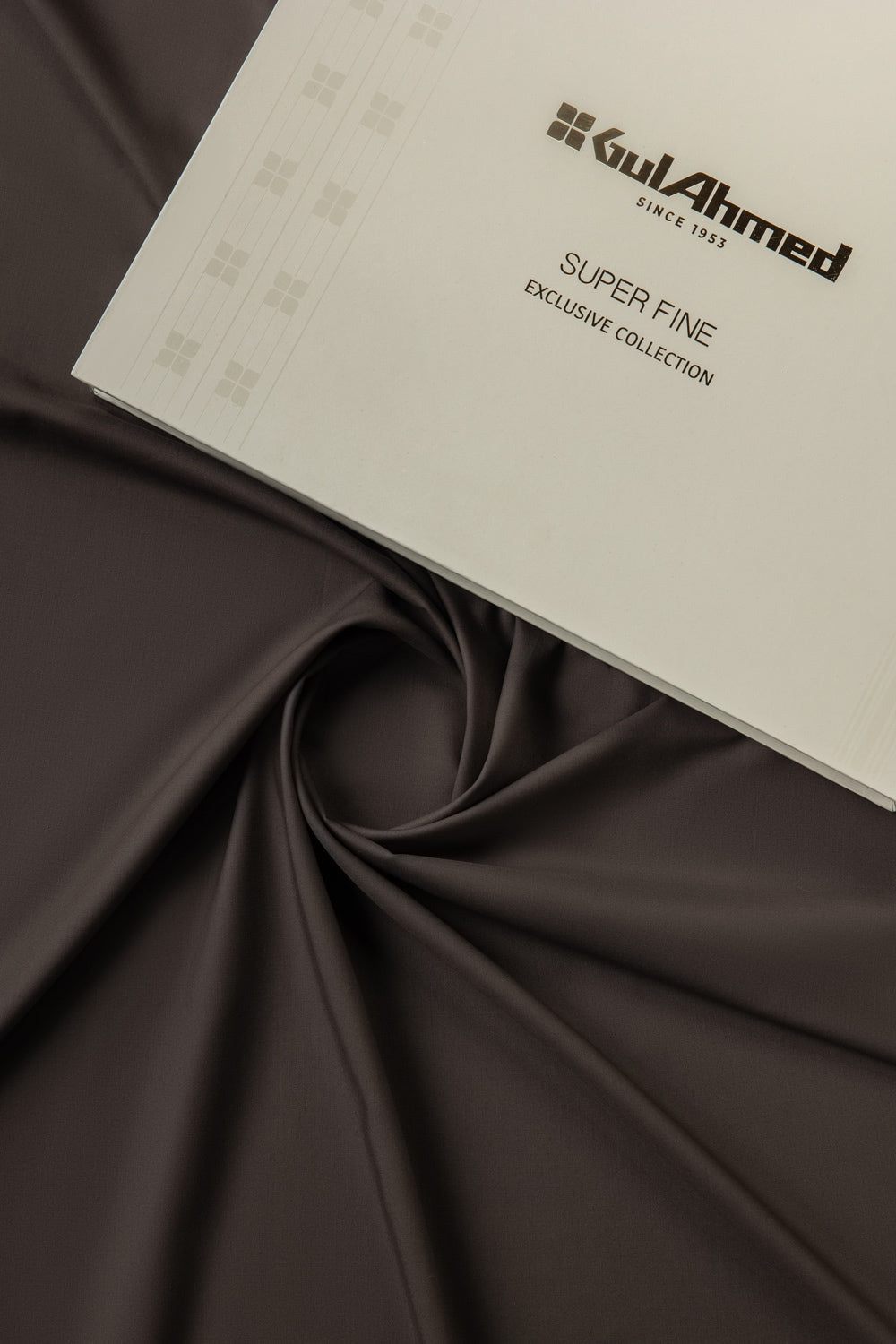 Kinetic Unstitched Fabric Blended with Gift Box