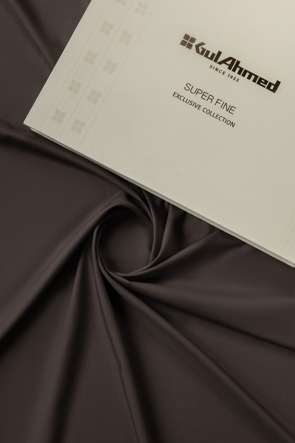 Kinetic Unstitched Fabric Blended with Gift Box
