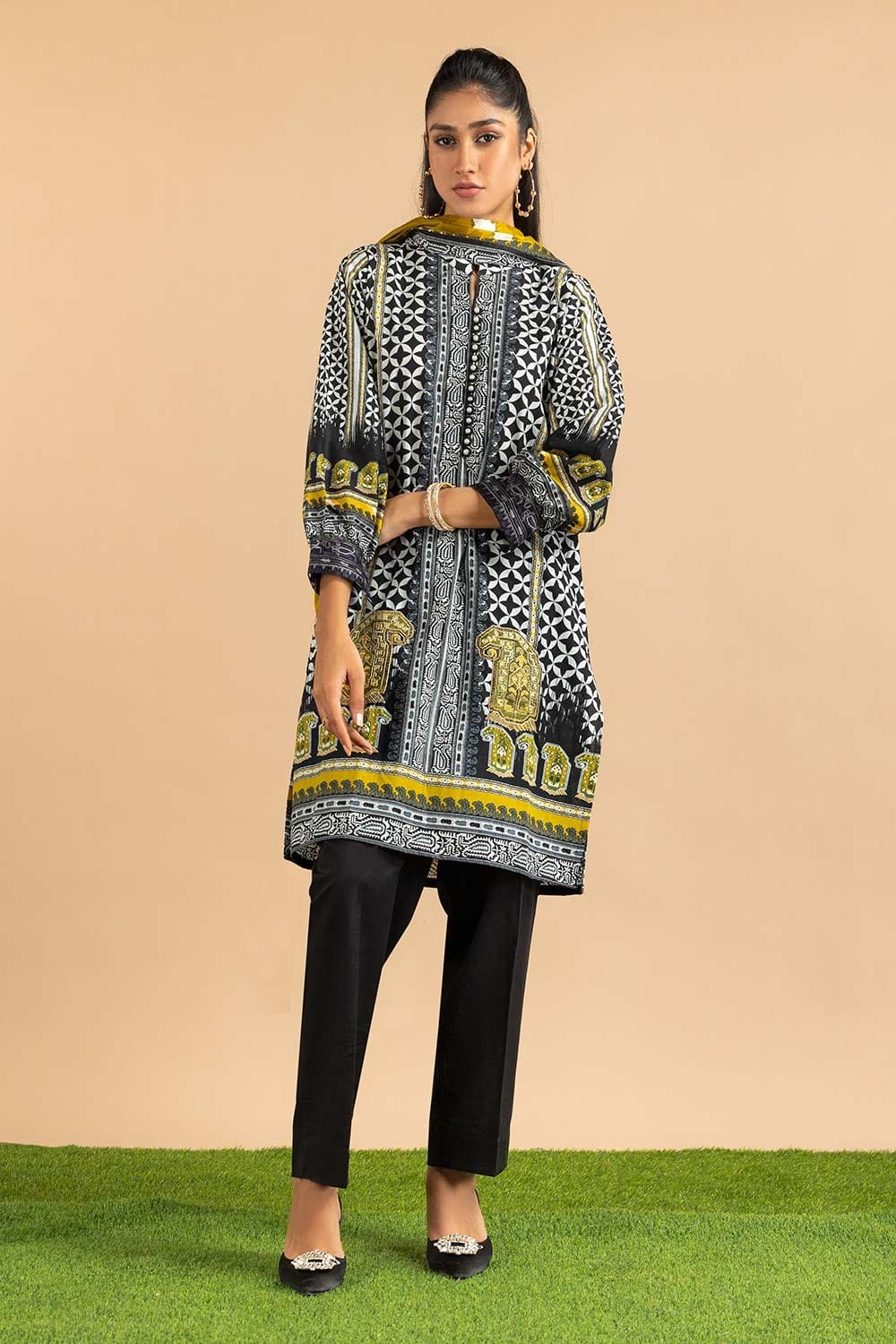 3 Piece Lawn Printed Embroidered Suit