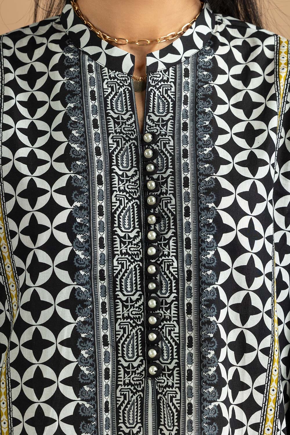 3 Piece Lawn Printed Embroidered Suit