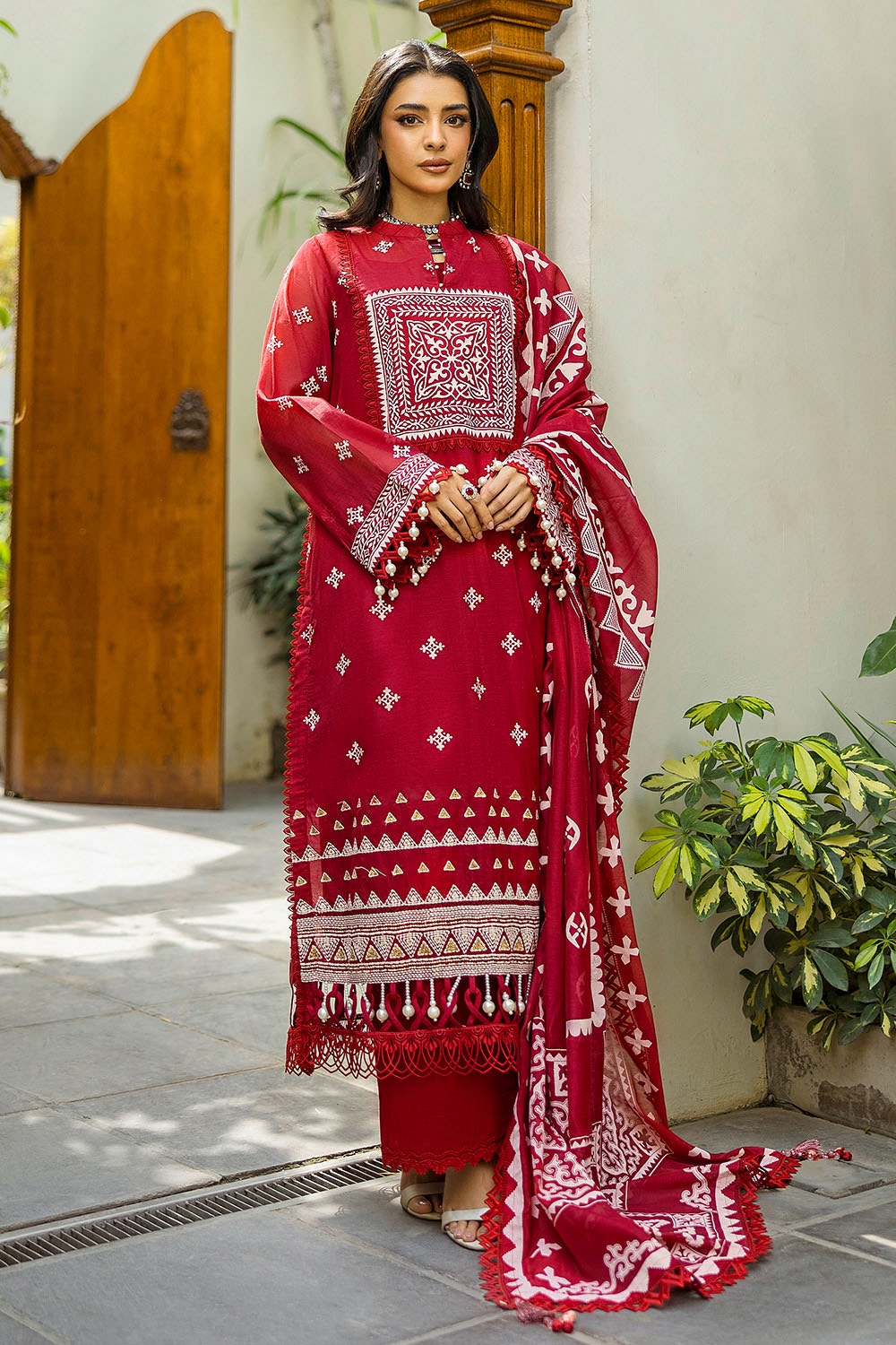 3 Piece Unstitched Embroidered Lacquer Printed Paper Cotton Suit with Lacquer Printed Paper Cotton Dupatta SP-52013