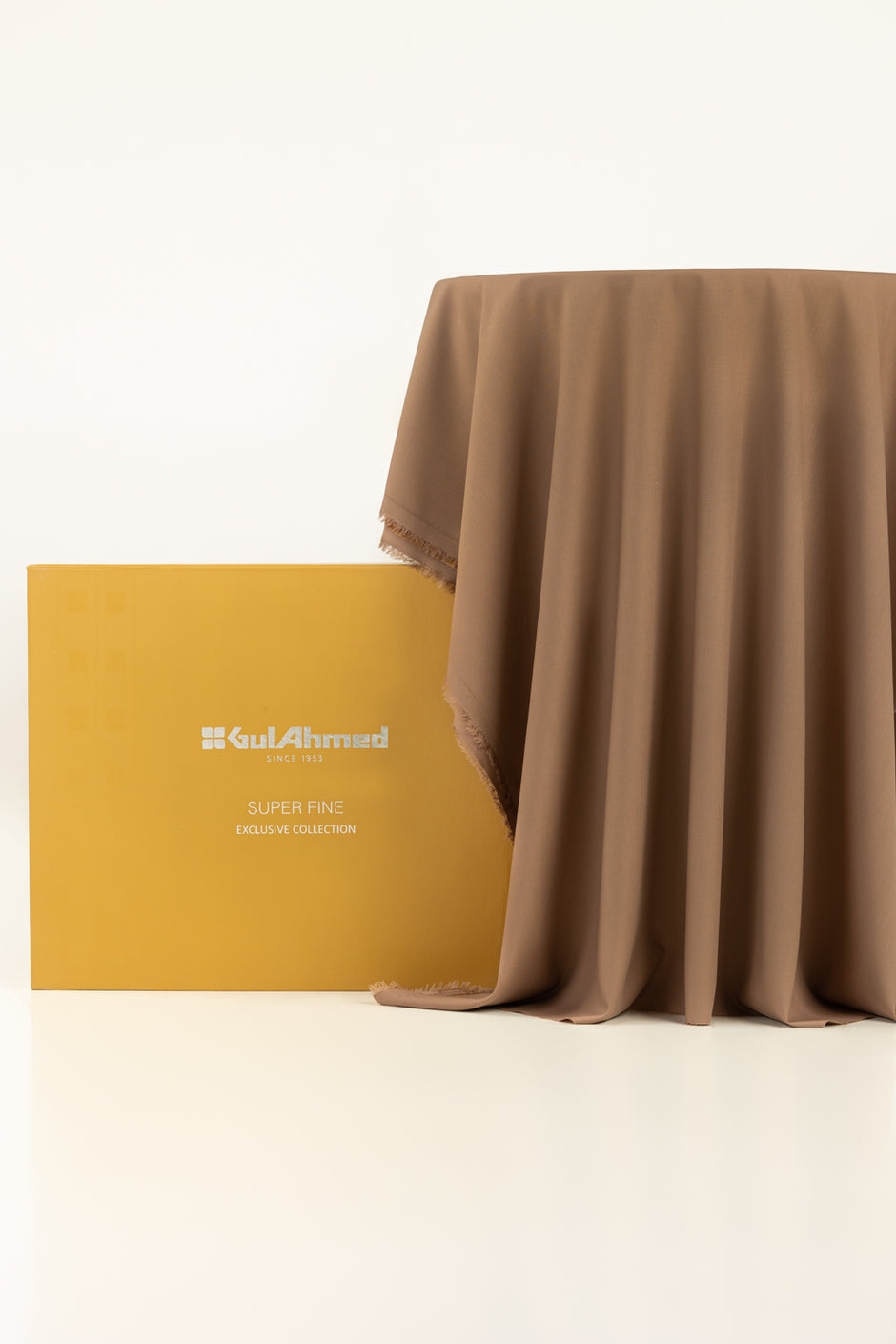 Luquia Unstitched Fabric Blended with Gift Box
