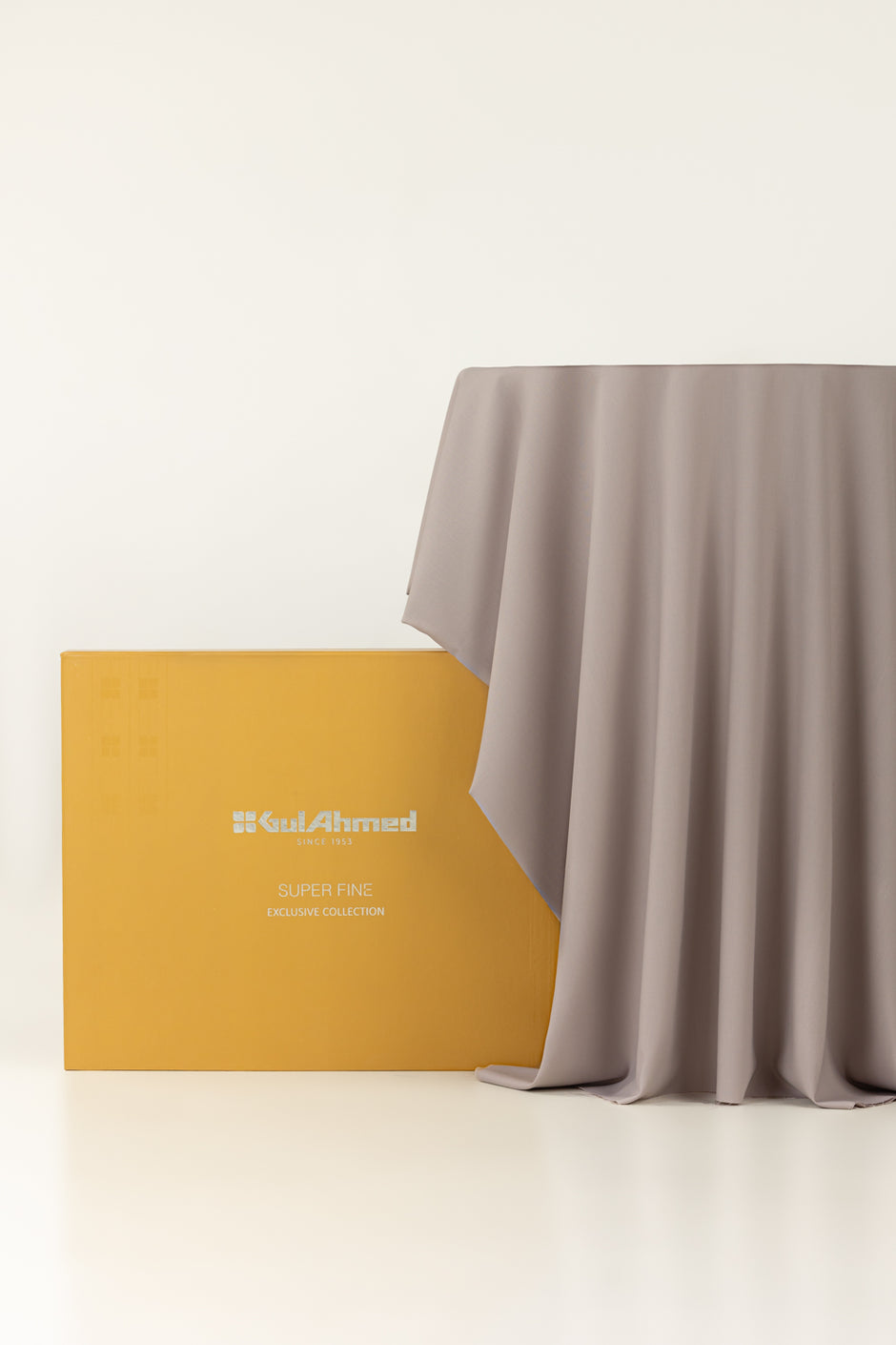 Luquia Unstitched Fabric Blended with Gift Box