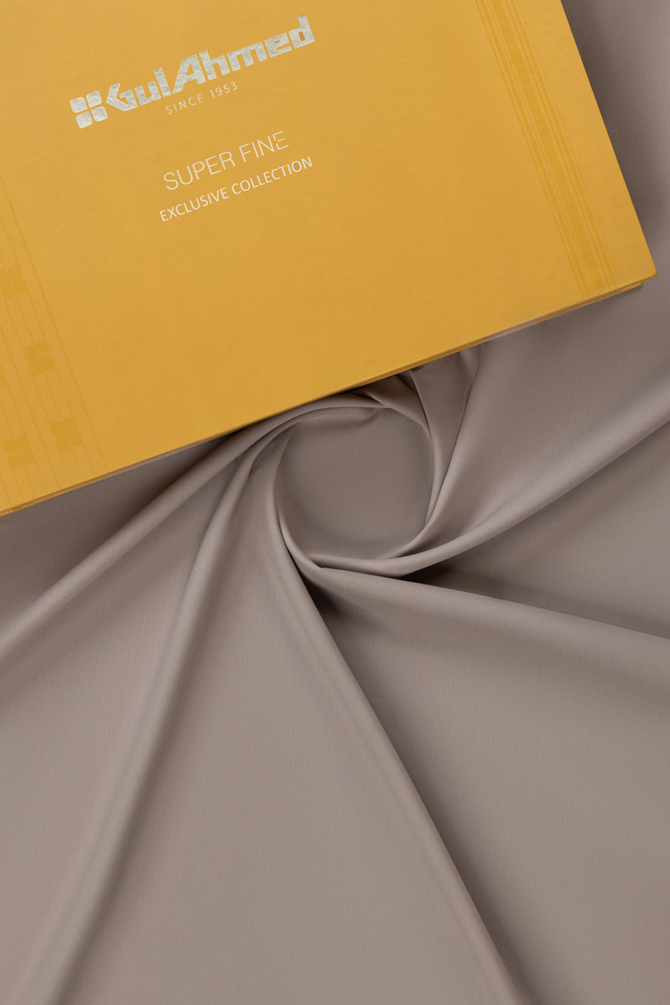 Luquia Unstitched Fabric Blended with Gift Box