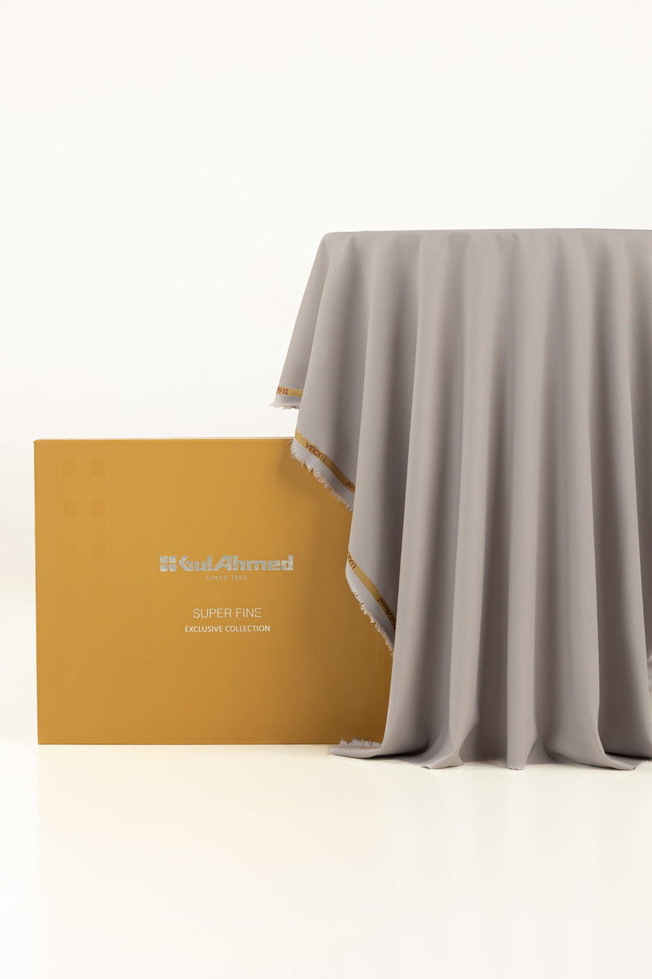 Luquia Unstitched Fabric Blended with Gift Box