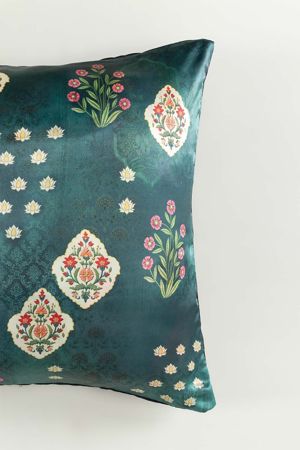 SS23-MAHEL Digital Cushion Cover