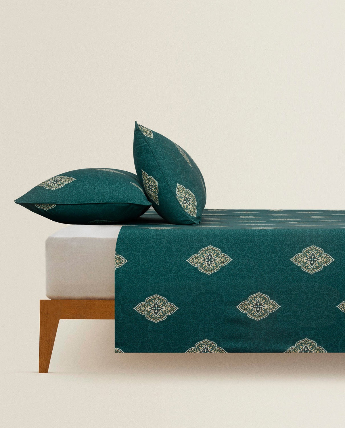 Medallion Gold T-150 Bed Sheet Set