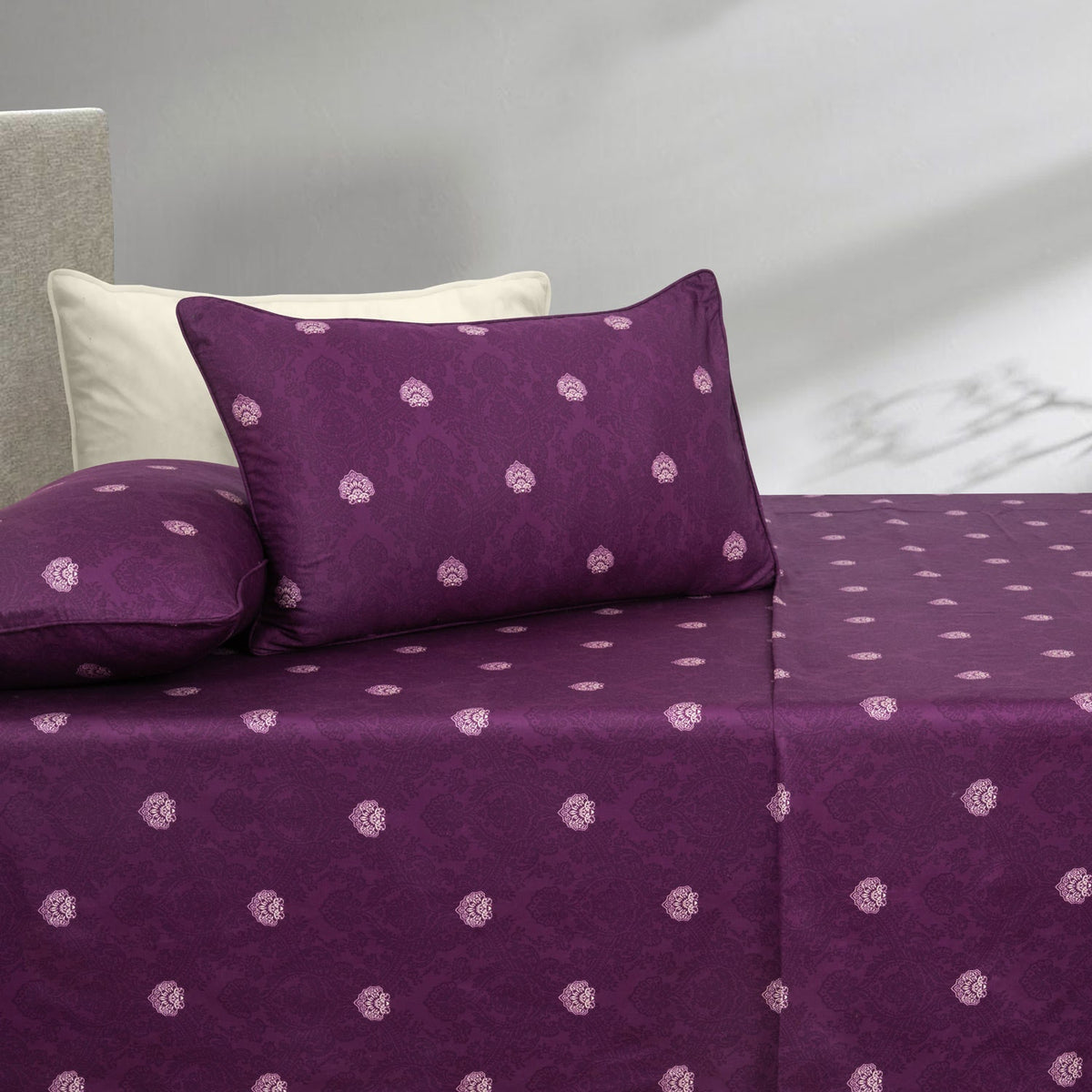 Moon Vista T-300 Bed Sheet Set