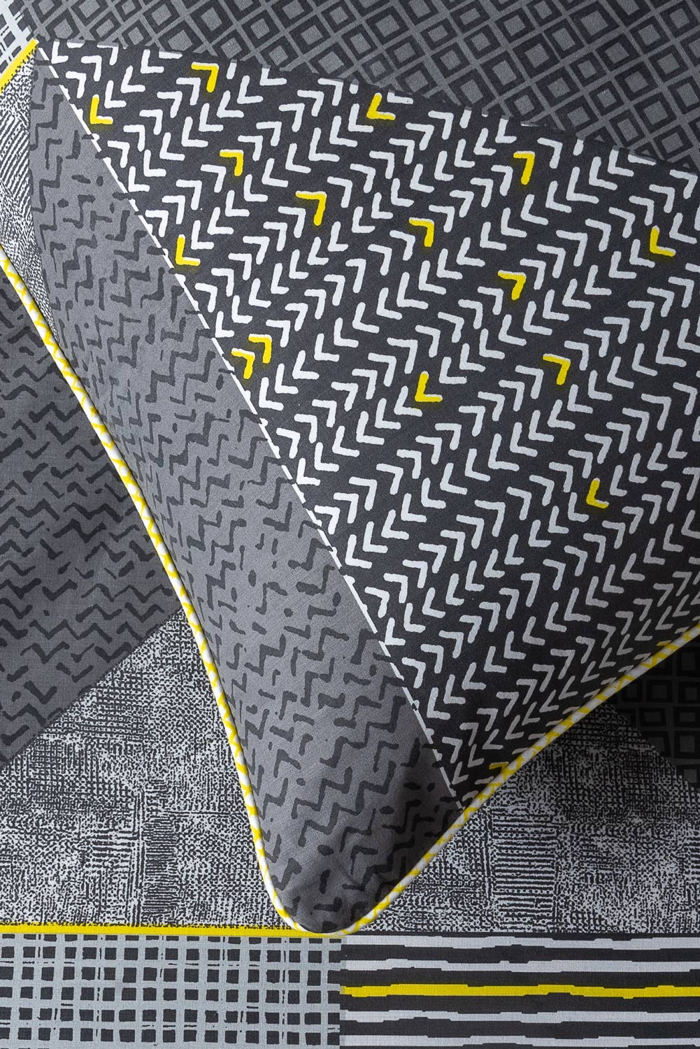 Neo Abstract T-150 Quilt Cover Set