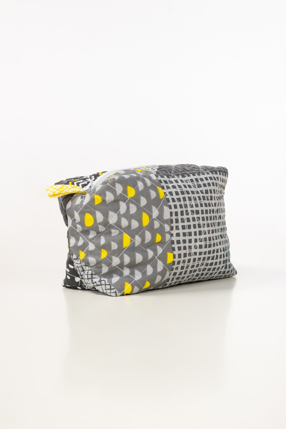 Neo Abstract T-150 Quilted Pouch