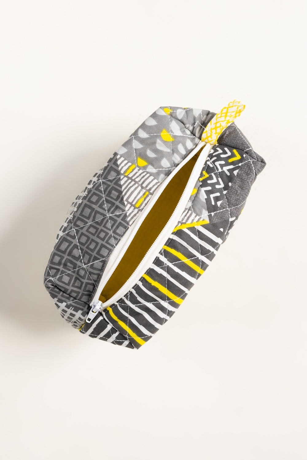 Neo Abstract T-150 Quilted Pouch