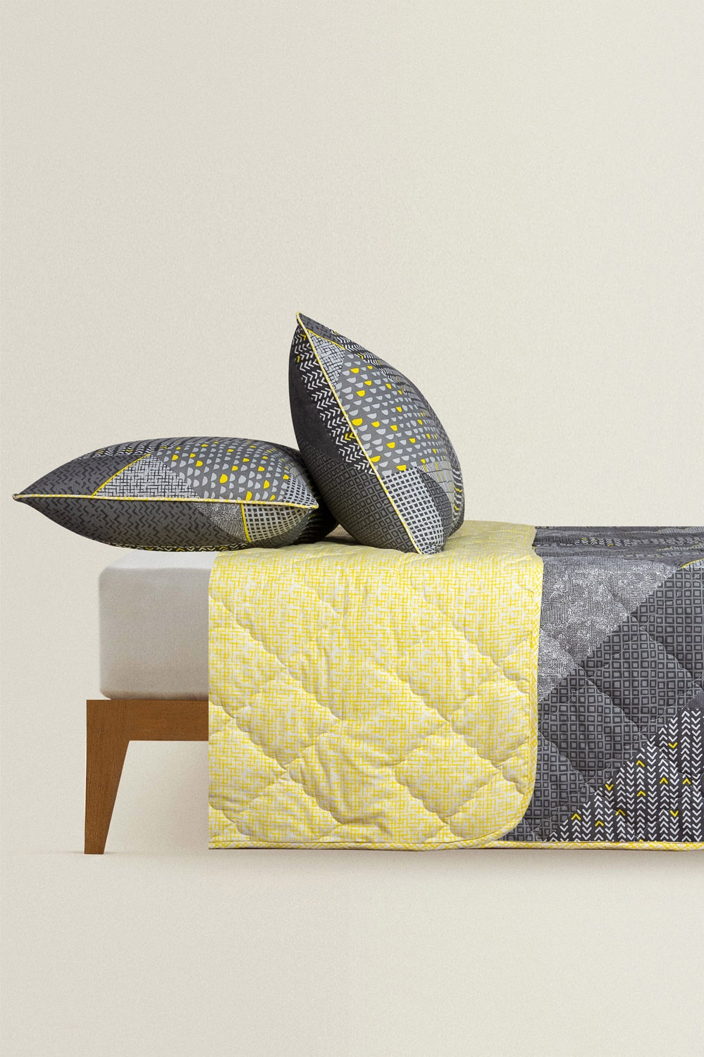 Neo Abstract T-150 Bed Throw