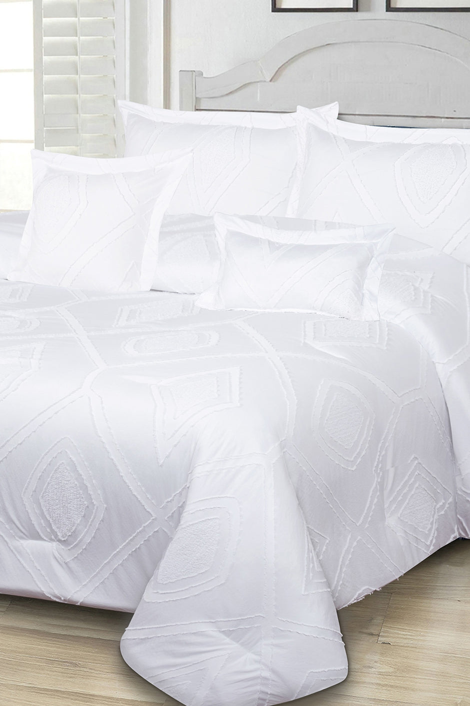 Pearl Cutting Flower Comforter Set