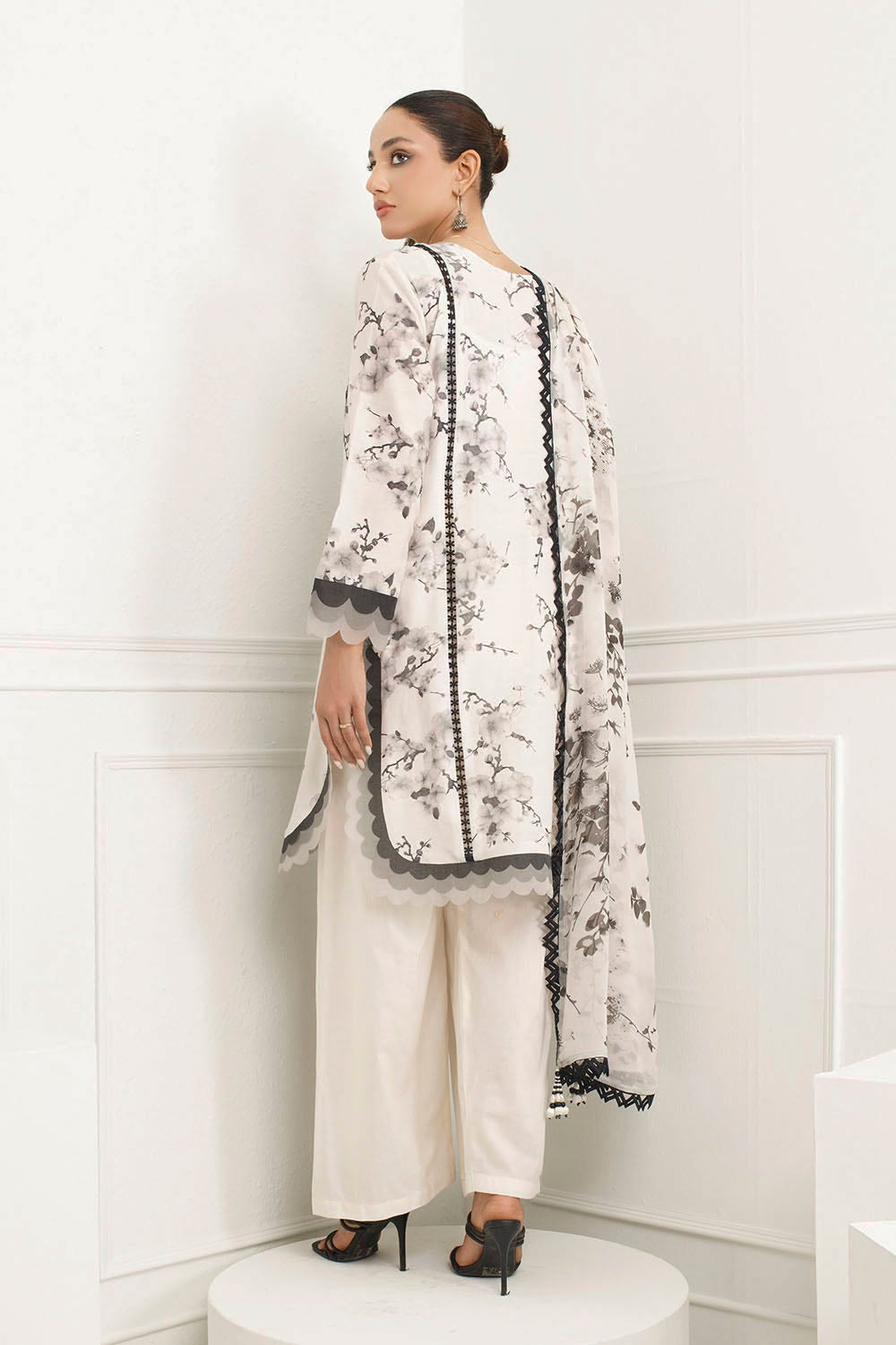 3 Piece Unstitched Printed Soya Silk Suit with Printed Chiffon Dupatta SY-52001