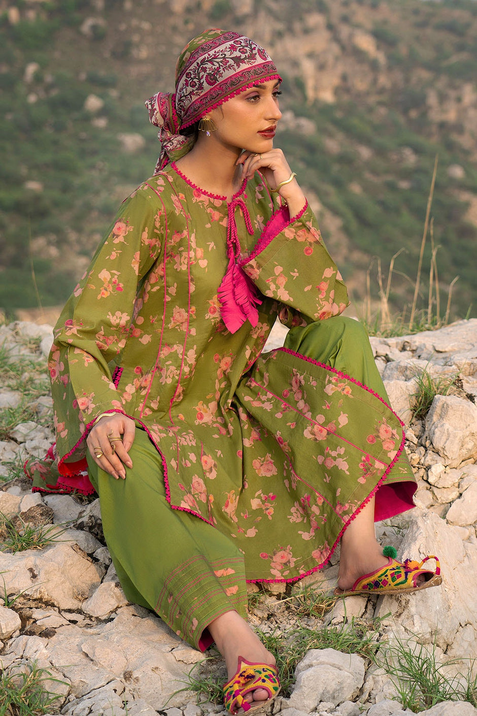 3 Piece Unstitched Printed Lawn Suit with Chiffon Dupatta