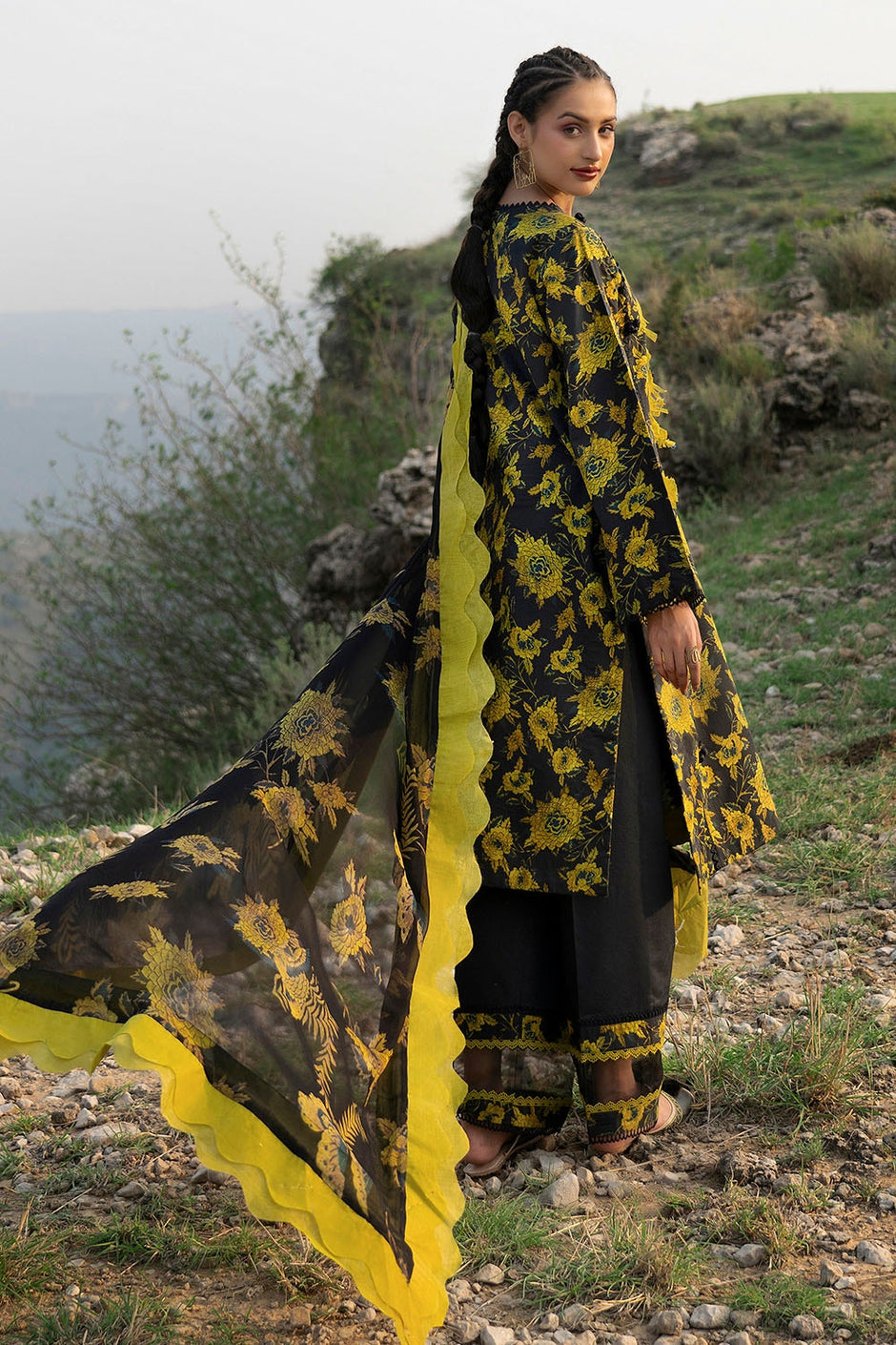 3 Piece Unstitched Printed Lawn Suit with Chiffon Dupatta