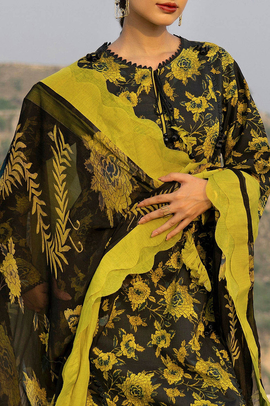 3 Piece Unstitched Printed Lawn Suit with Chiffon Dupatta