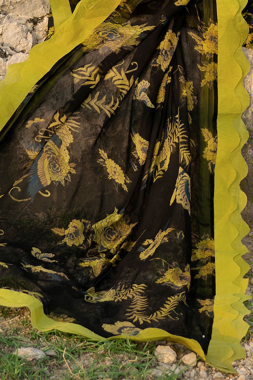3 Piece Unstitched Printed Lawn Suit with Chiffon Dupatta BM-52040