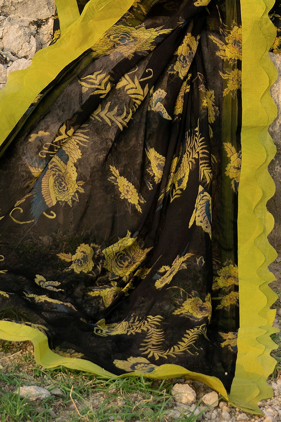 3 Piece Unstitched Printed Lawn Suit with Chiffon Dupatta