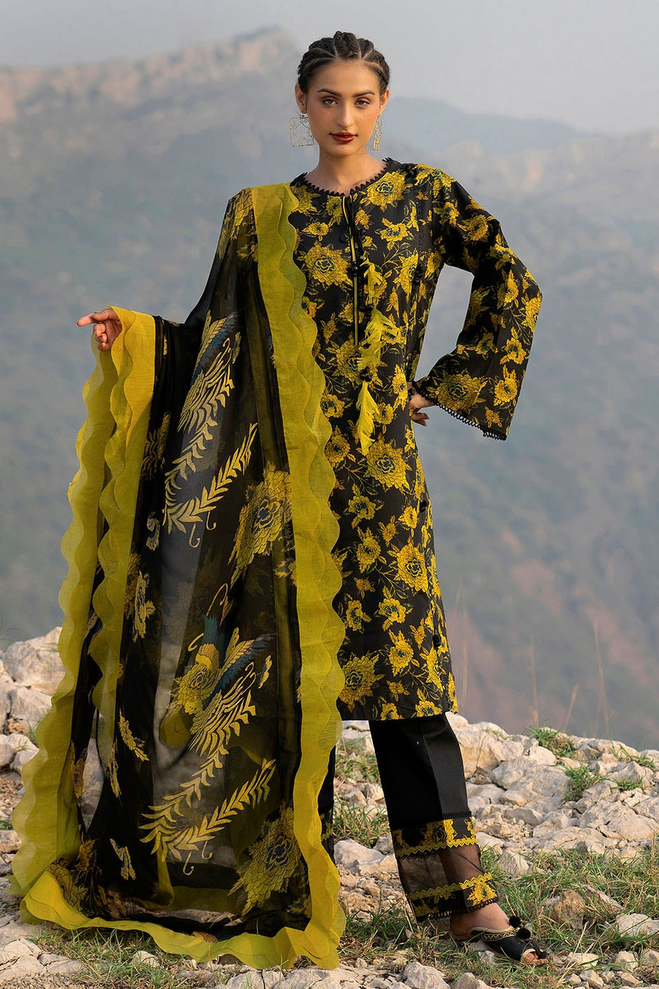 3 Piece Unstitched Printed Lawn Suit with Chiffon Dupatta