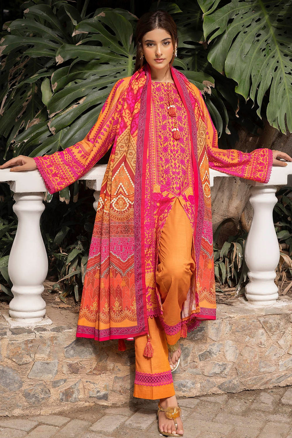 3 Piece Unstitched Printed Khaddar Suit