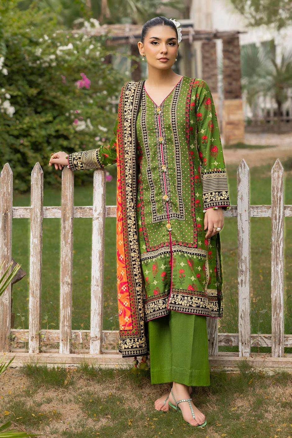 3 Piece Unstitched Printed Khaddar Suit
