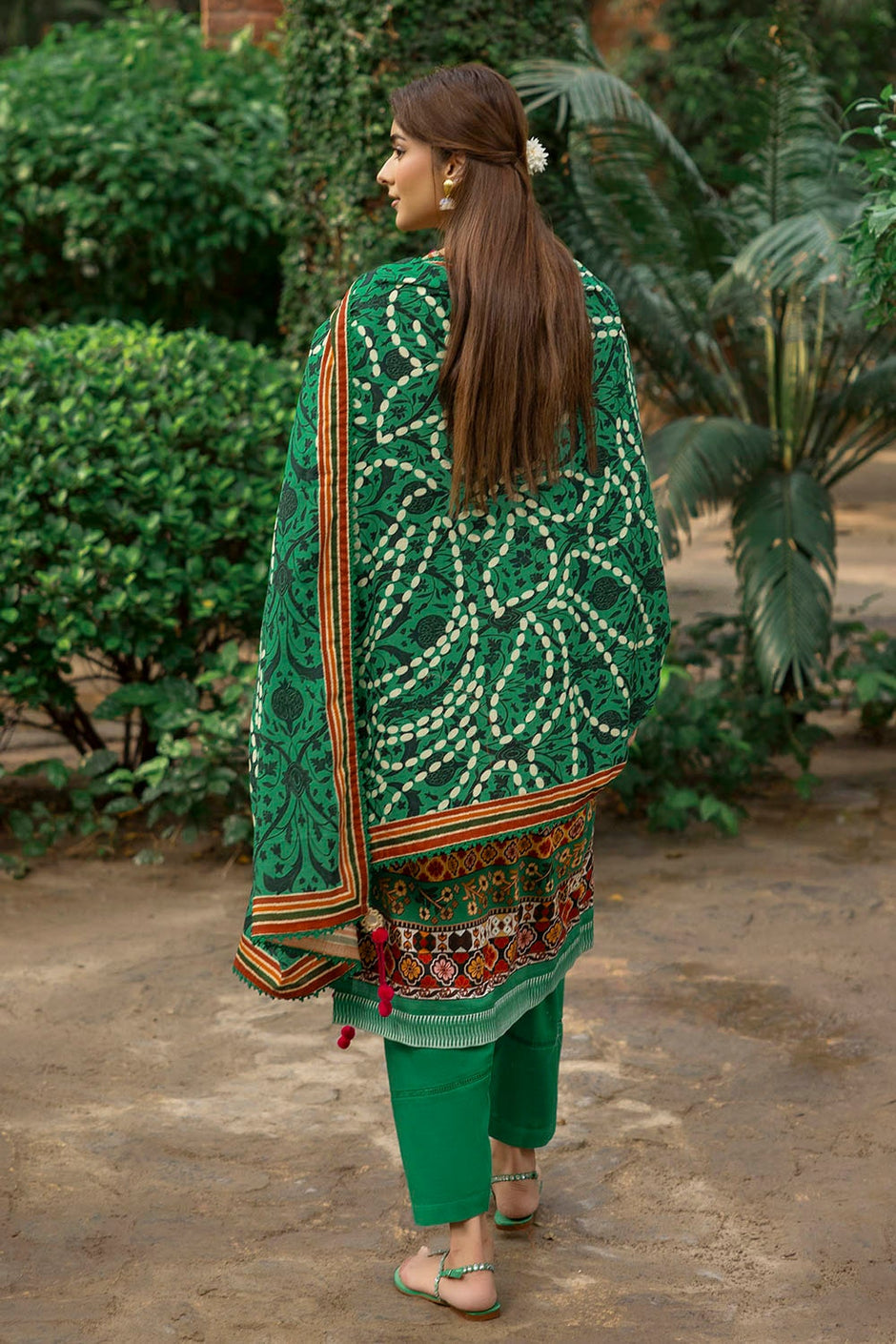 3 Piece Unstitched Printed Khaddar Suit
