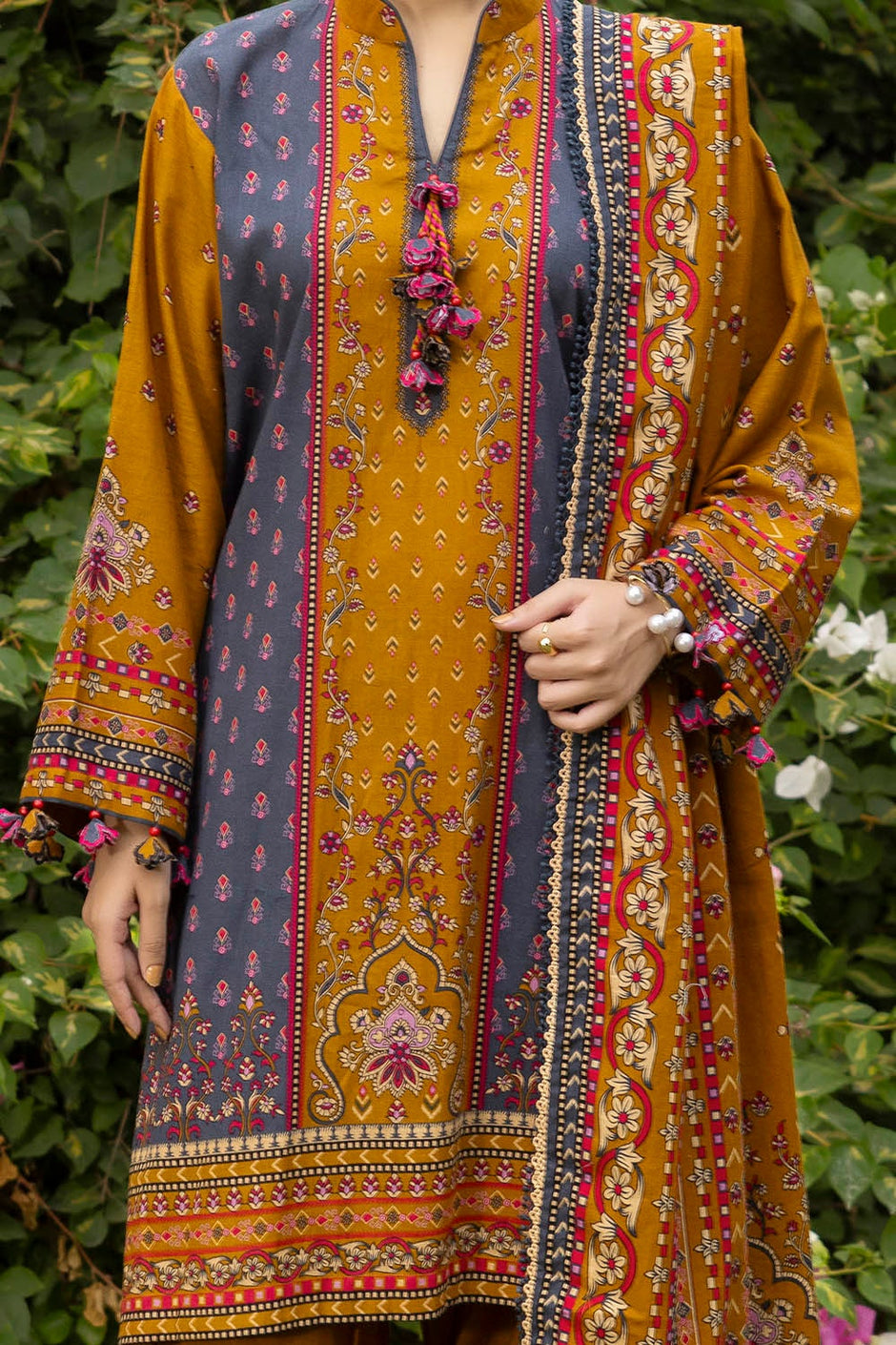 3 Piece Unstitched Printed Khaddar Suit