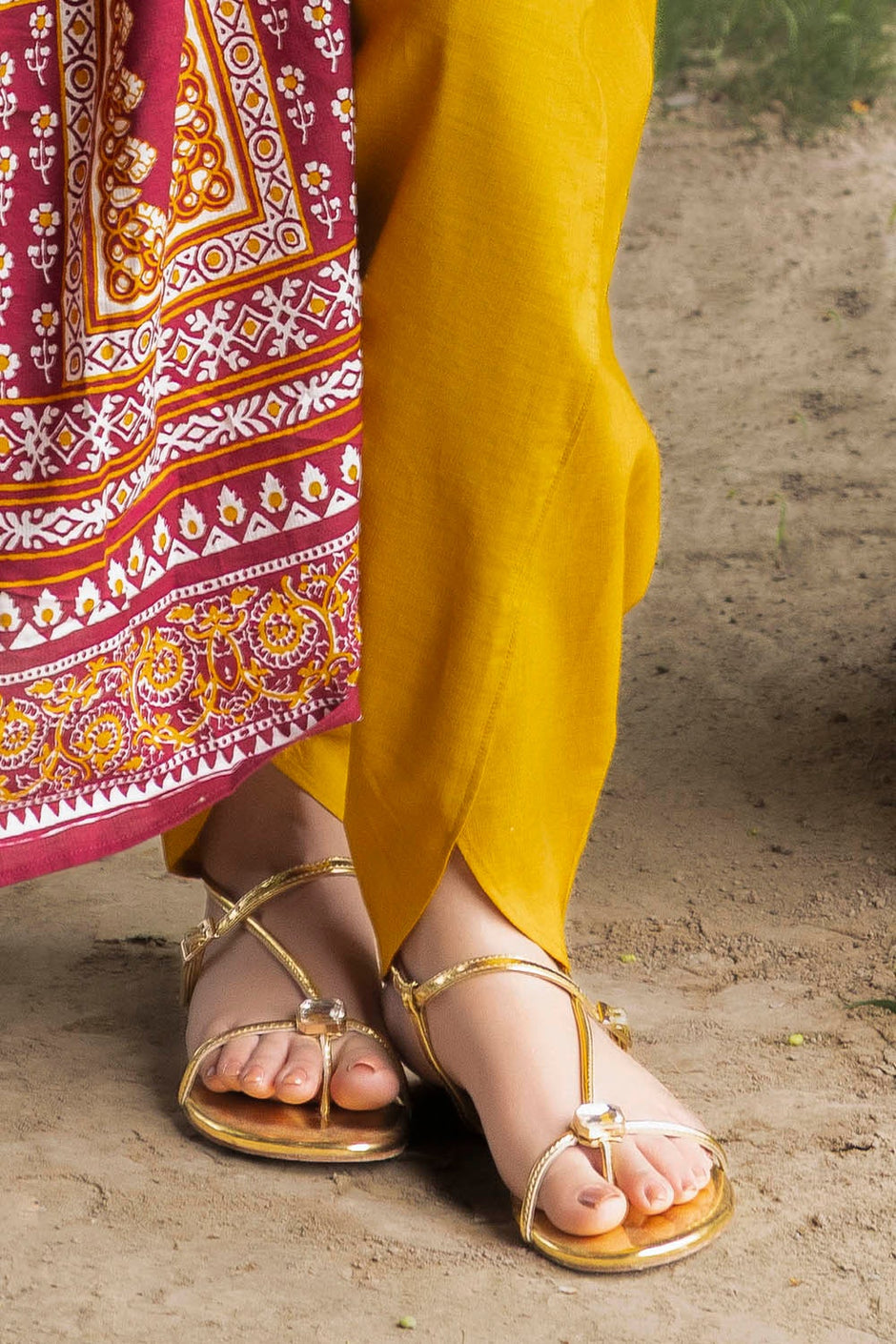 3 Piece Unstitched Printed Khaddar Suit