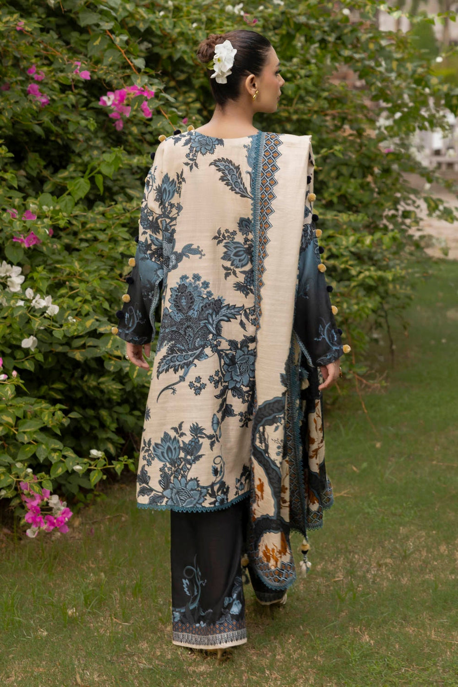 3 Piece Unstitched Printed Khaddar Suit