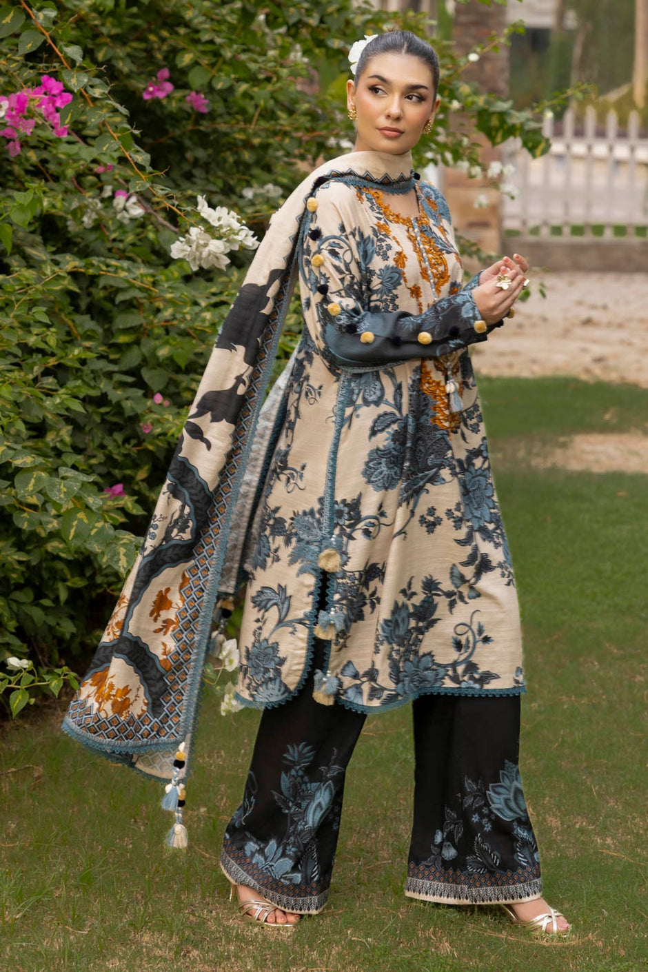 3 Piece Unstitched Printed Khaddar Suit