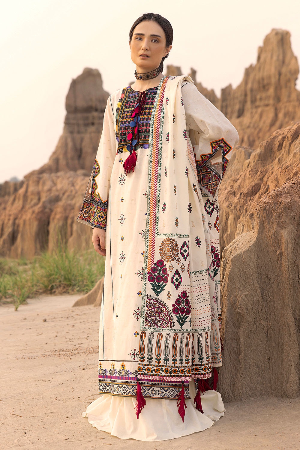 3 Piece Unstitched Embroidered Zari Jacquard Suit with Gold Printed Lawn Dupatta
