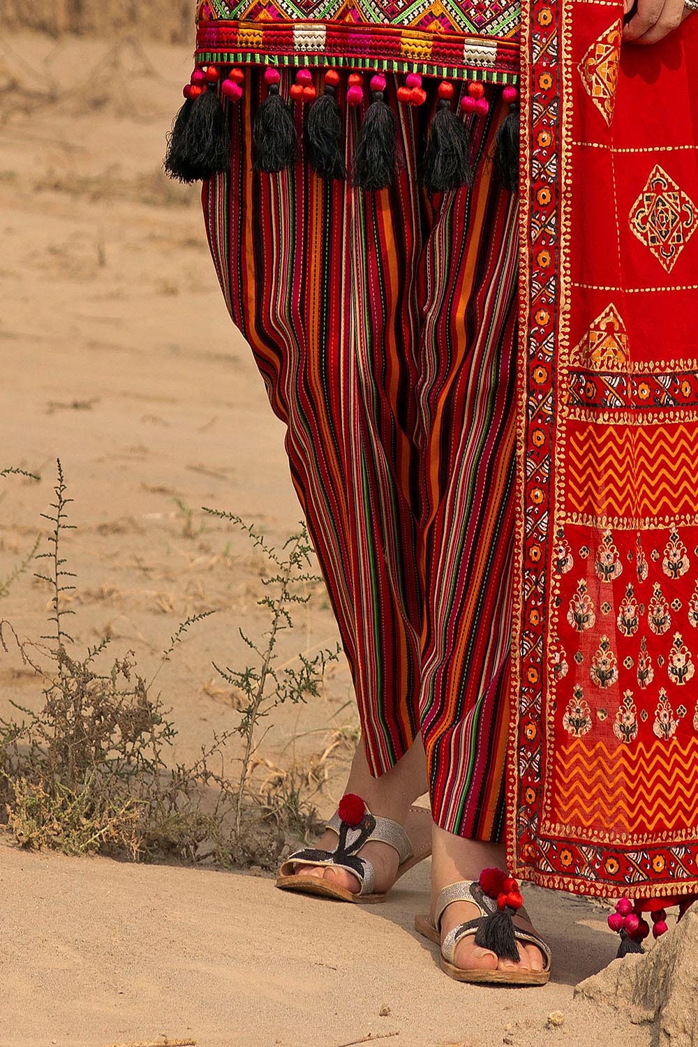 3 Piece Unstitched Printed Embroidered Leno Suit with Gold Lacquer Printed Dupatta CL-52524