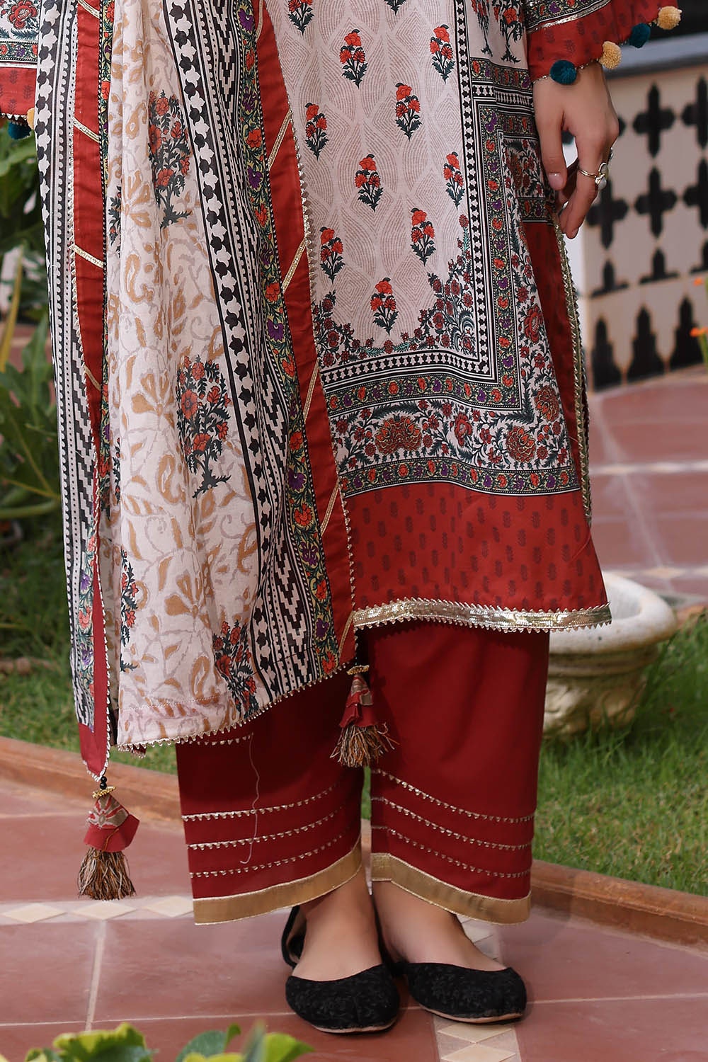 3 Piece Unstitched Printed Lawn Suit with Printed Lawn Dupatta CL-52511