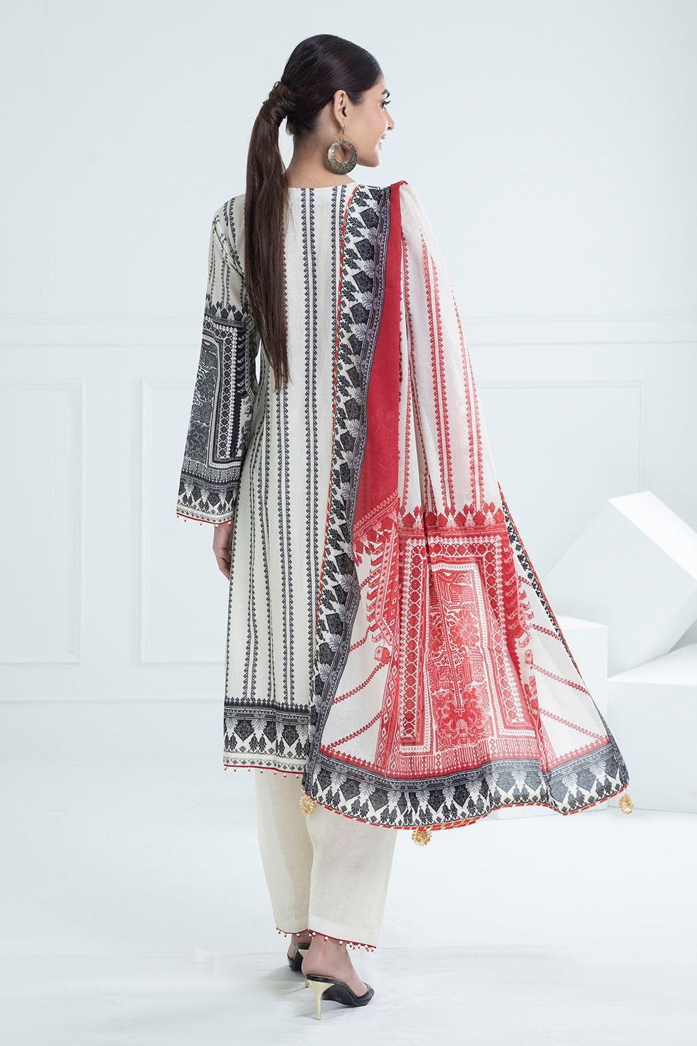 3 Piece Unstitched Printed Lawn Suit CL-52079 A